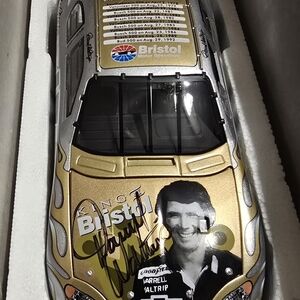 Autographed by Darrell Waltrip "KING OF BRISTOL" Action Die Cast Limited.
